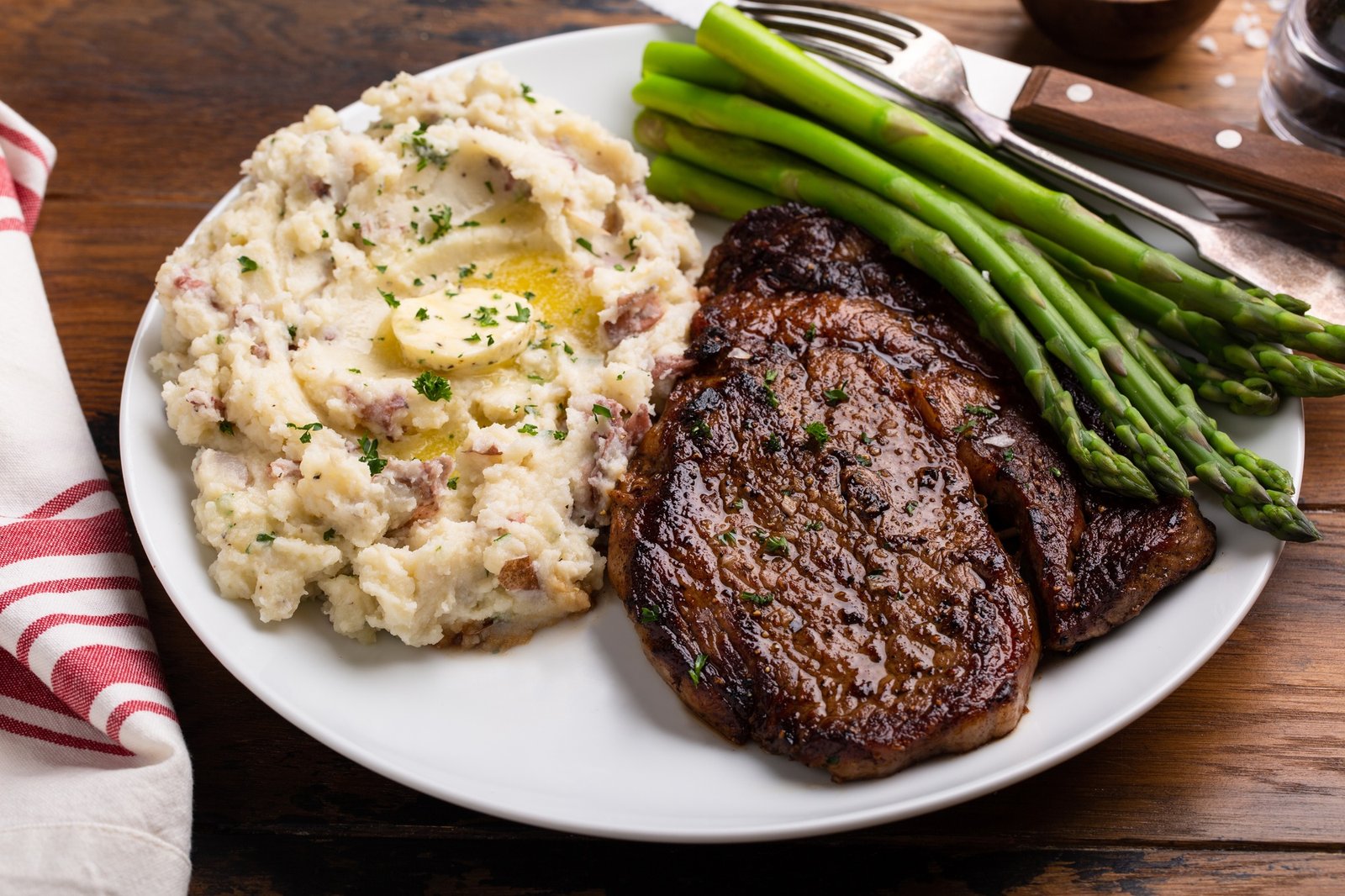 Traditional steak and mashed potatoes