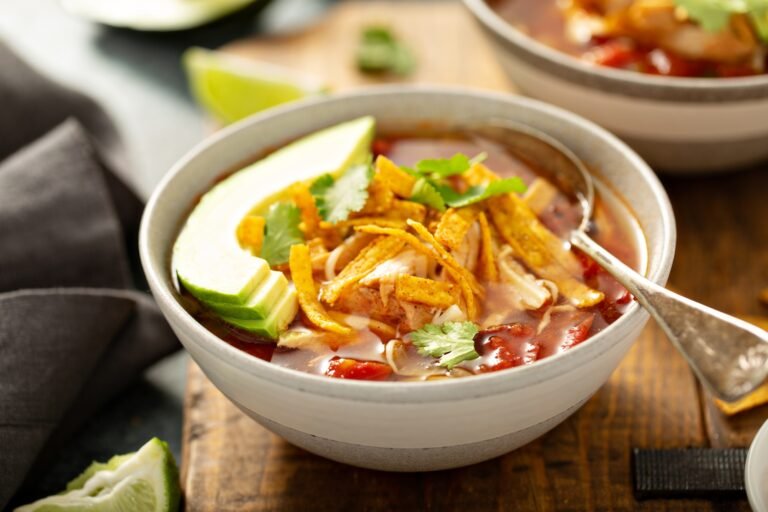 Slow cooker chicken taco soup